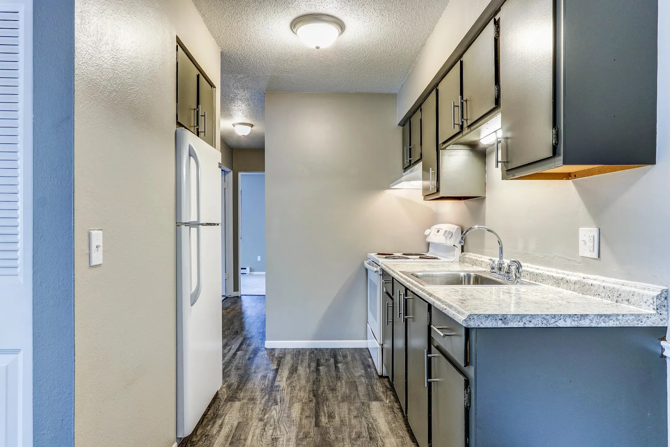 Westridge Apartments And Townhomes 2704 Westmar Court Apt. 209