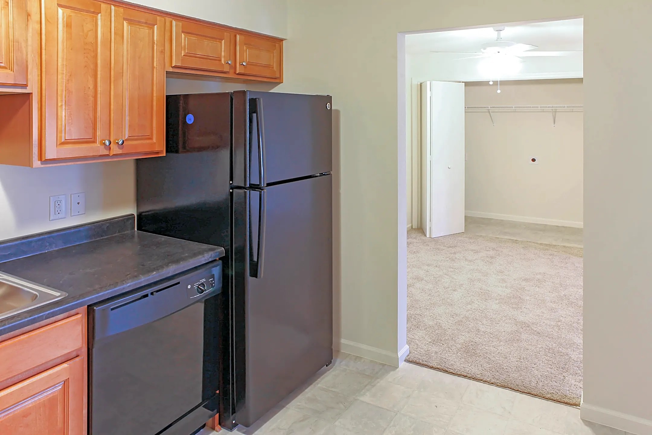 Jefferson Post Apartments Louisville, KY 40219