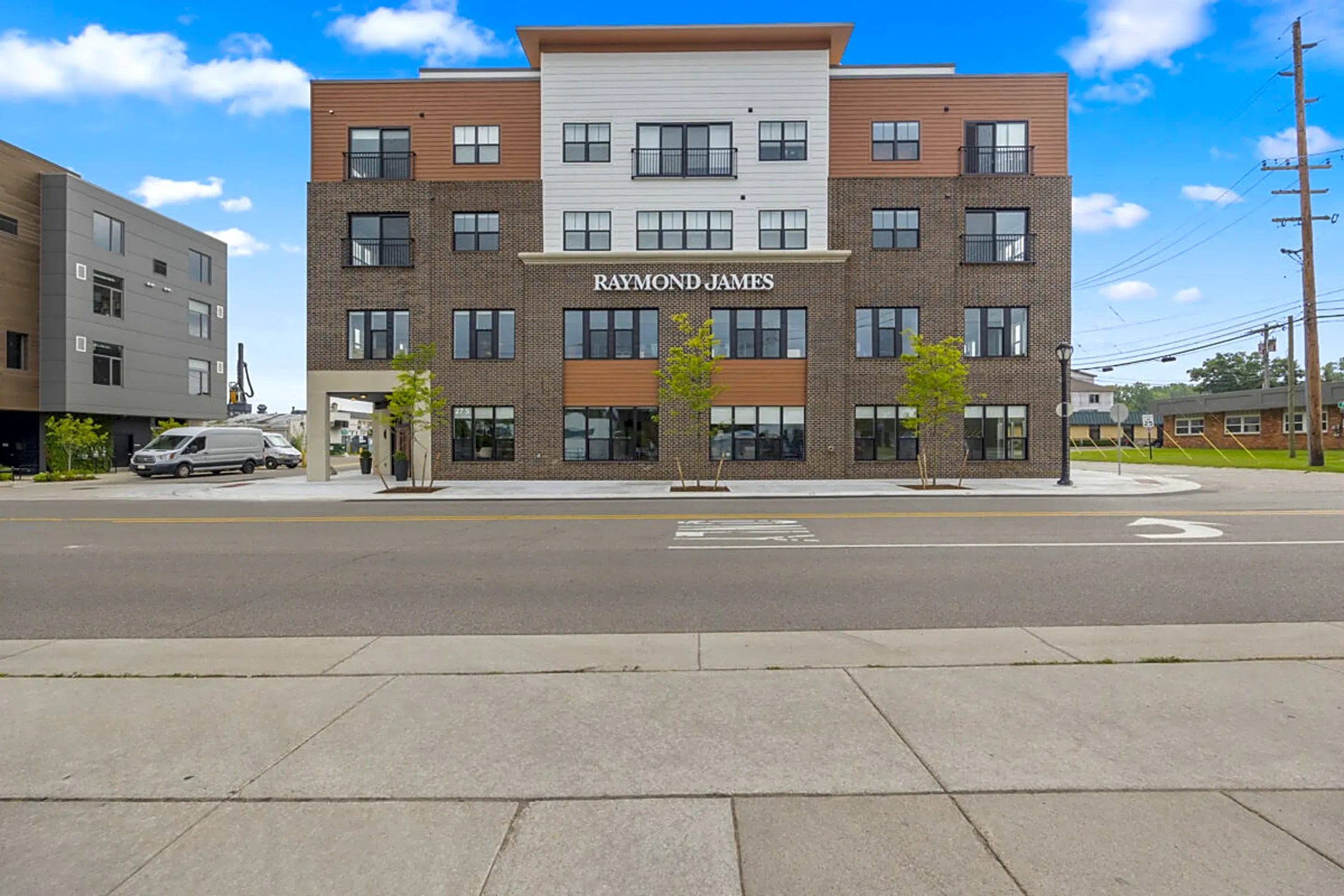 Brunswick 27 South Squirrel Road Auburn Hills, MI Apartments for