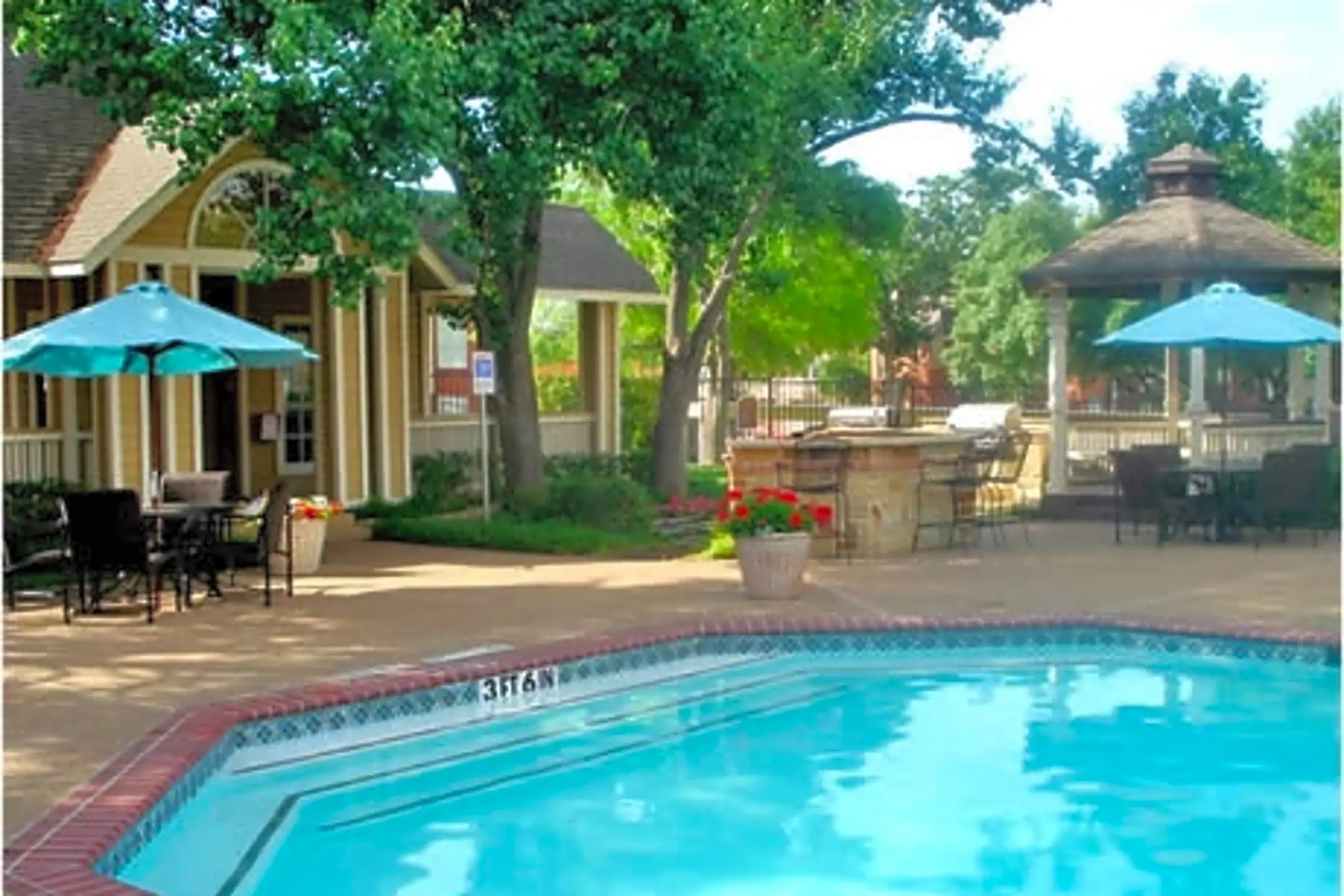 Fountain Wood Apartments 750 E Mid Cities Blvd Euless, TX for Rent