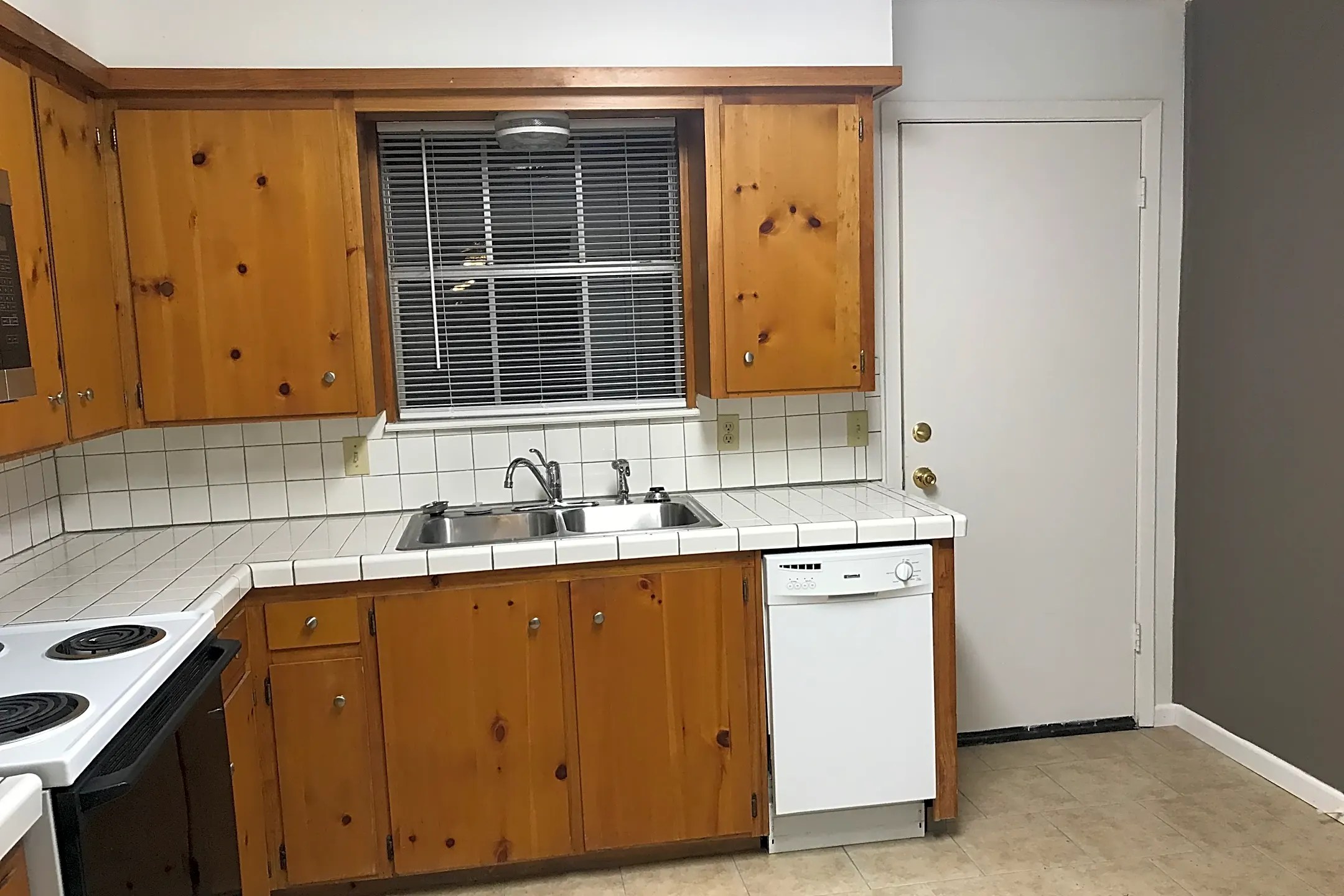 Apartments on West Lane 1602 West Lane Canton, TX Apartments for