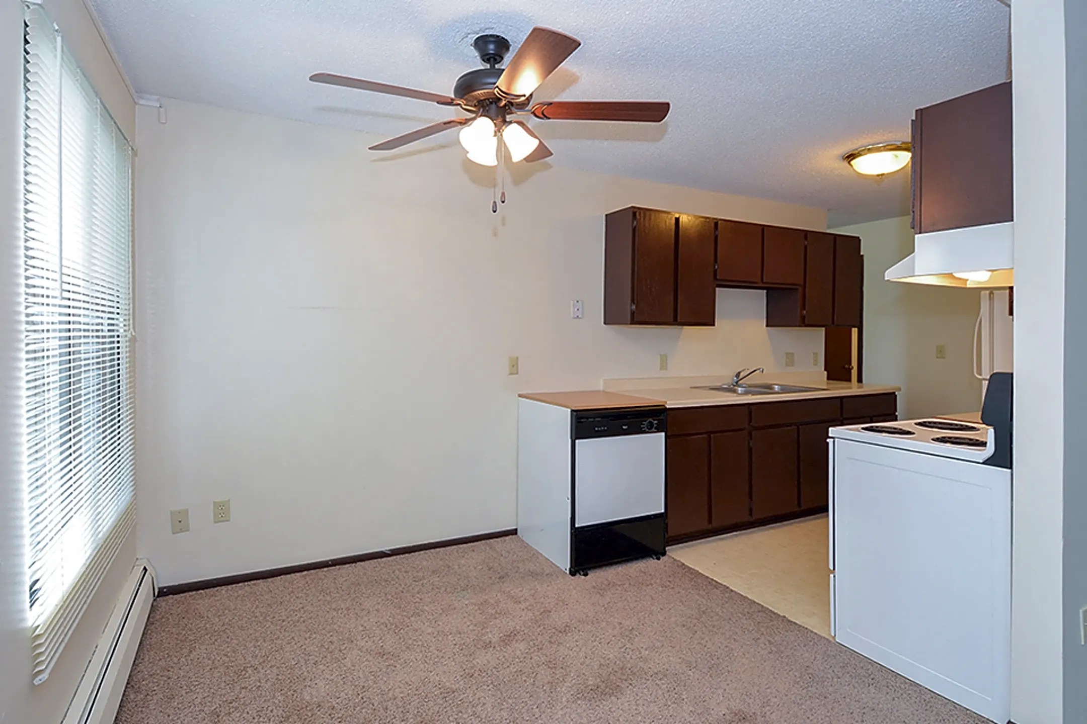 Eagle Pointe Apartments Saint Paul, MN 55118