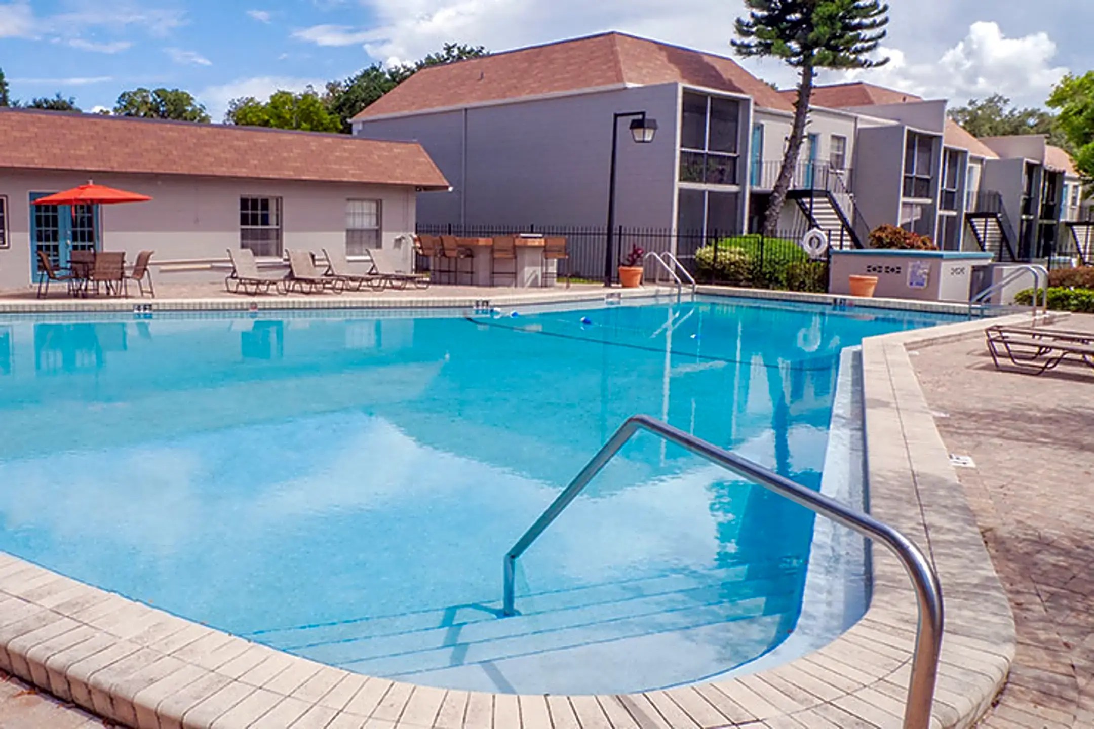 Fountain Square Apartments 225 E Edgewood Dr Lakeland, FL