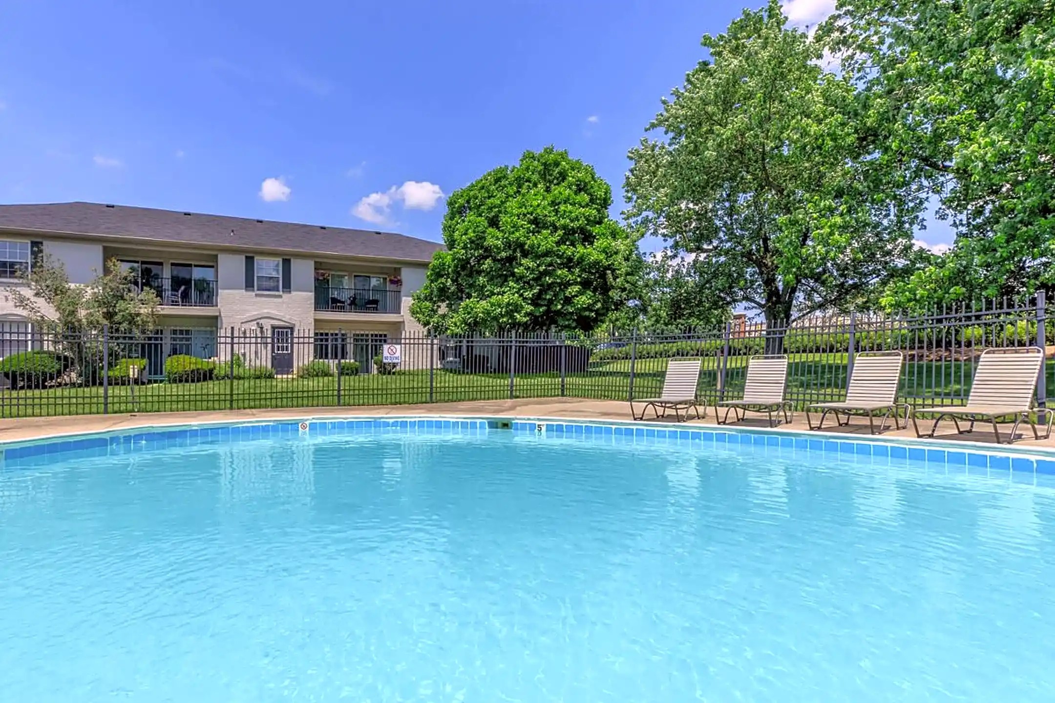 Summit Boutique Residences Apartments Carmel, IN 46032