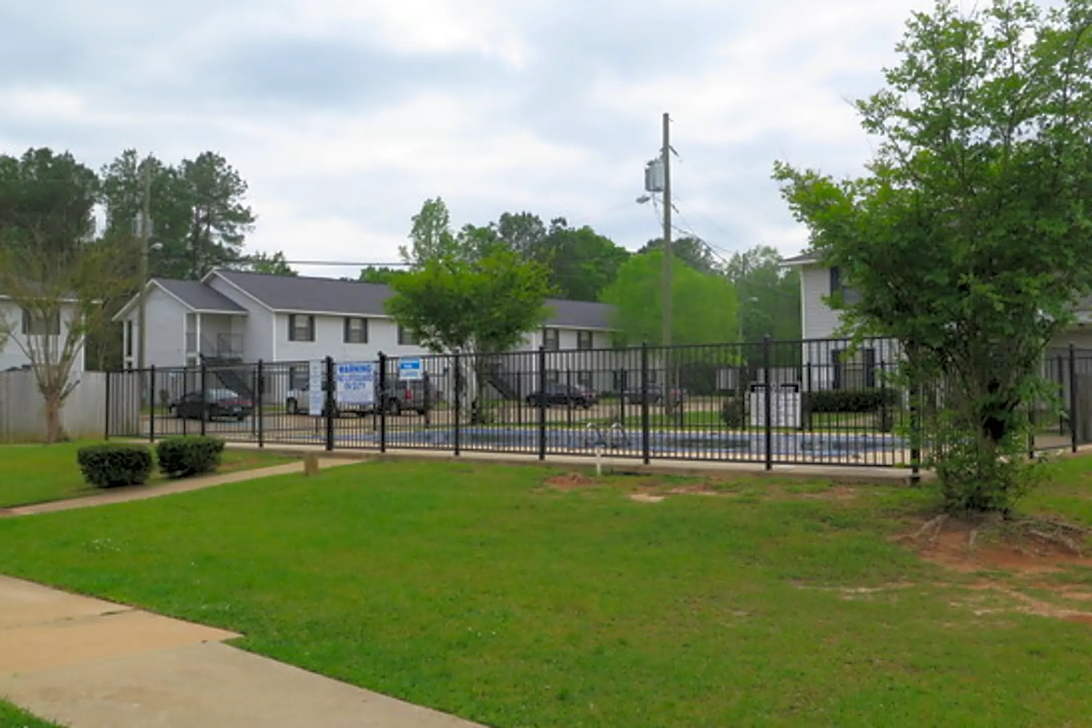 Village Green Apartments Ruston, LA 71270