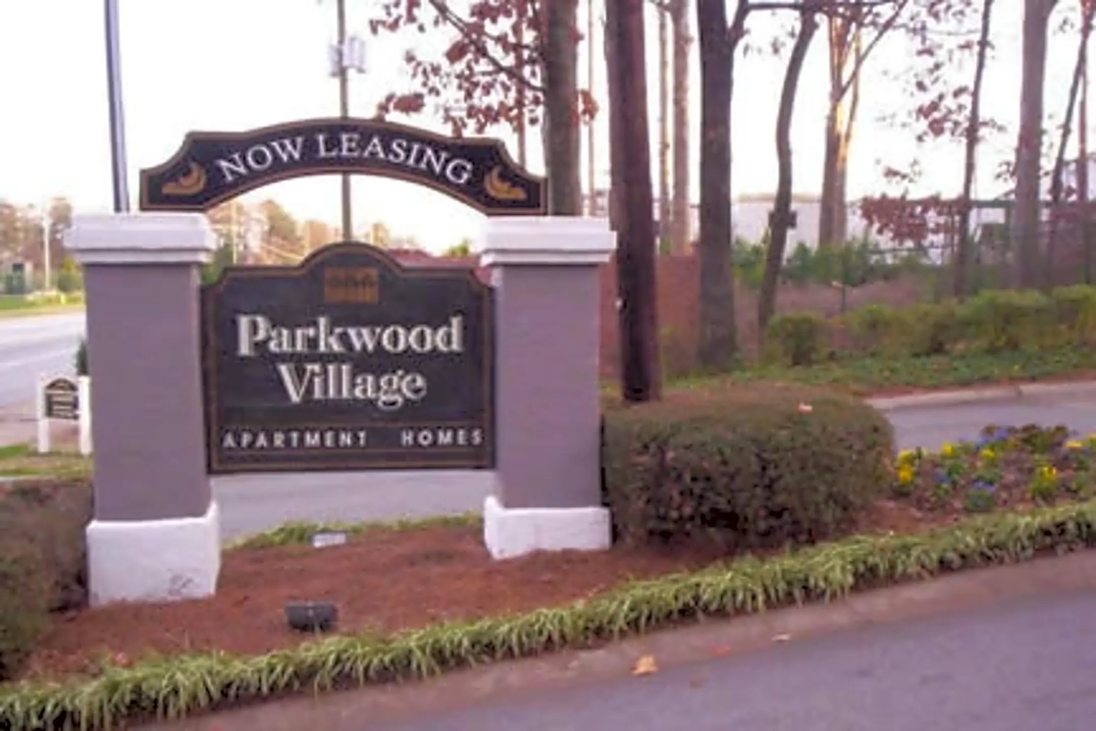 Parkwood Village Apartment Homes of Dunwoody 4920 Winters Chapel Rd
