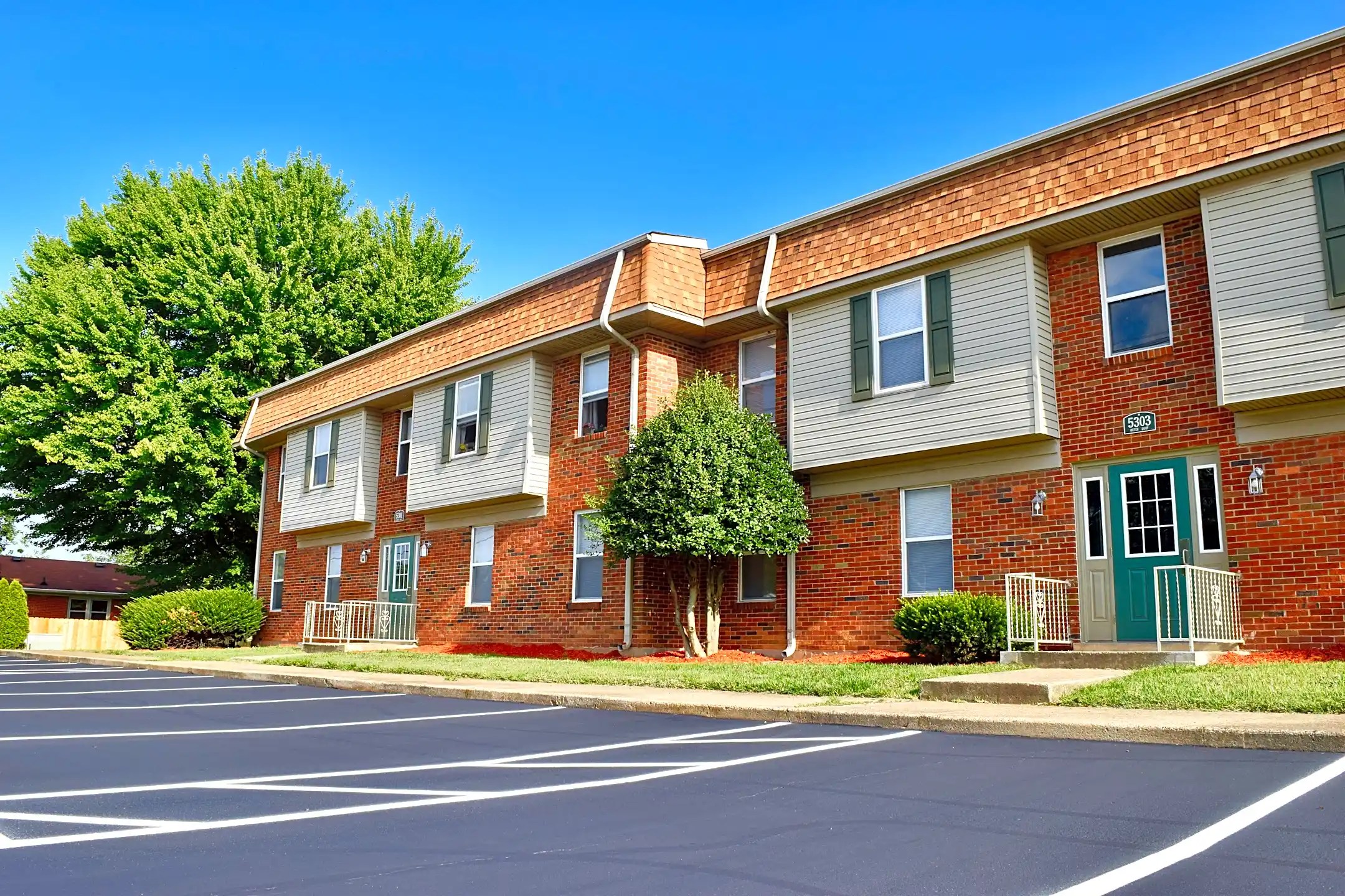 5315 Outer Loop Apartments Louisville, KY 40219