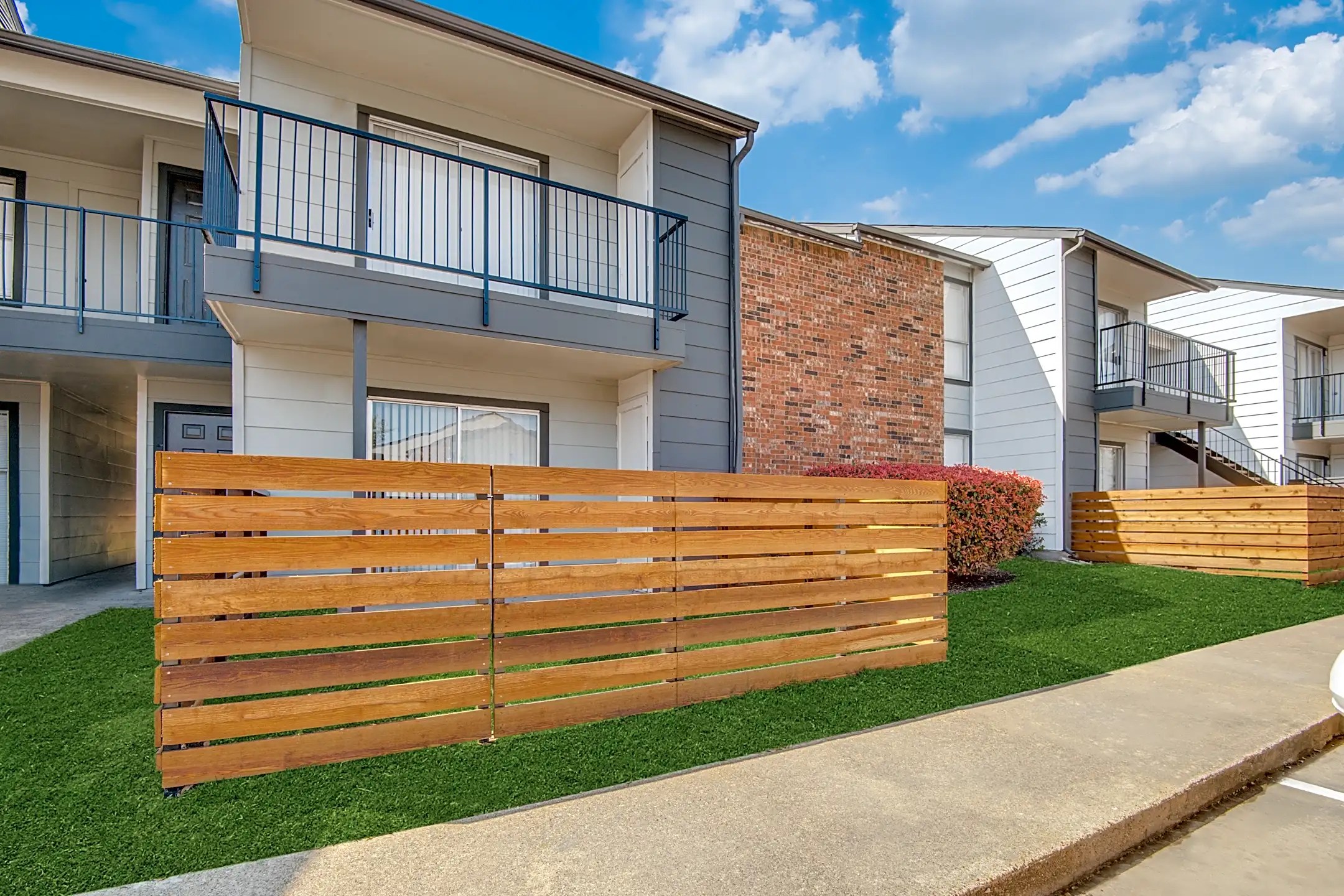 Holbrook Apartment Homes Dallas, TX 75227