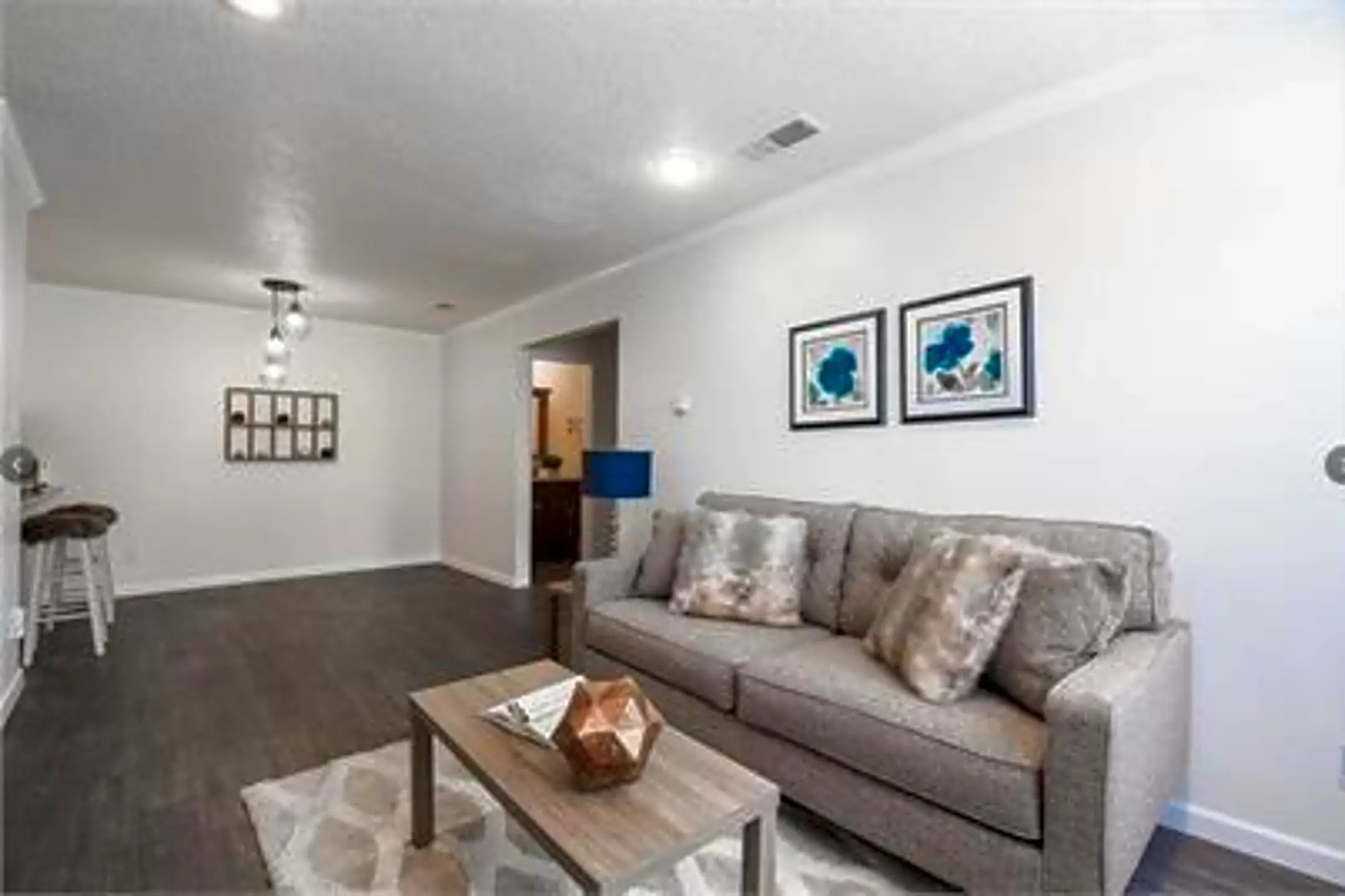 2200 E Trinity Mls Rd 2200 E Trinity Mls Rd unit 301 Carrollton, TX