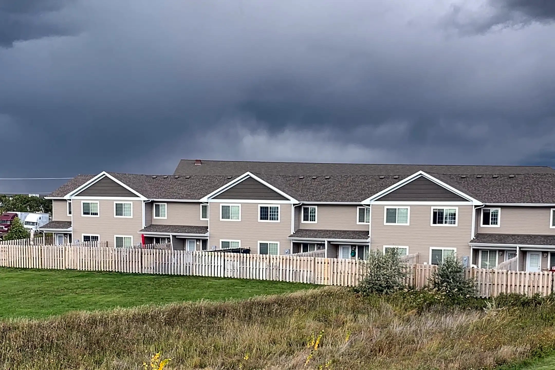 Meadowlark Place 118 30th St E Williston, ND Apartments for Rent