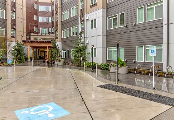 Bell Marymoor Park Apartments Redmond, WA 98052