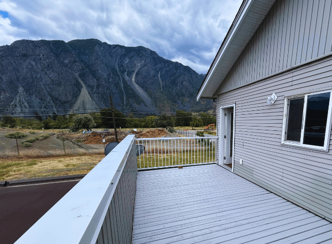 Nice 2 Bedroom Condo with Bonus 1 Bedroom (Lower Level) in Keremeos