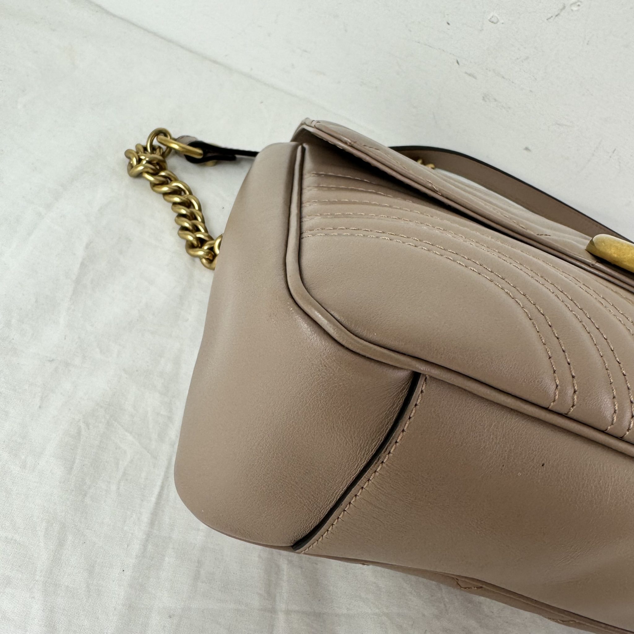 Gucci GG Medium Marmont Bag reowned.eu