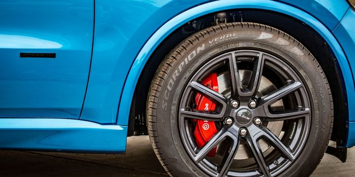 How to Get Paint off of Chrome Rims?