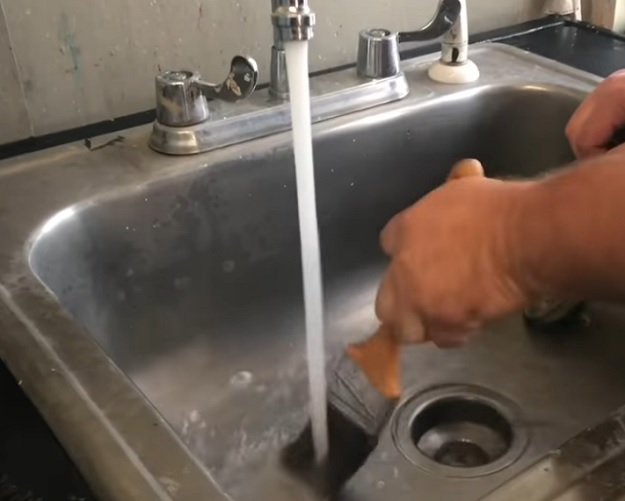 What Kind of Brush to Use for Poly Can You Reuse Them?