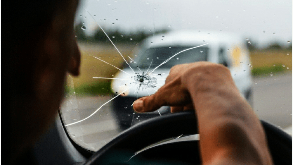 Auto Glass Repair & Replacement Services — What to Expect Windshield