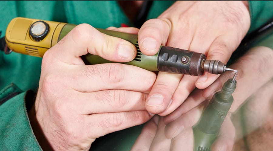 Why having a qualified auto glass technician is important Advantage