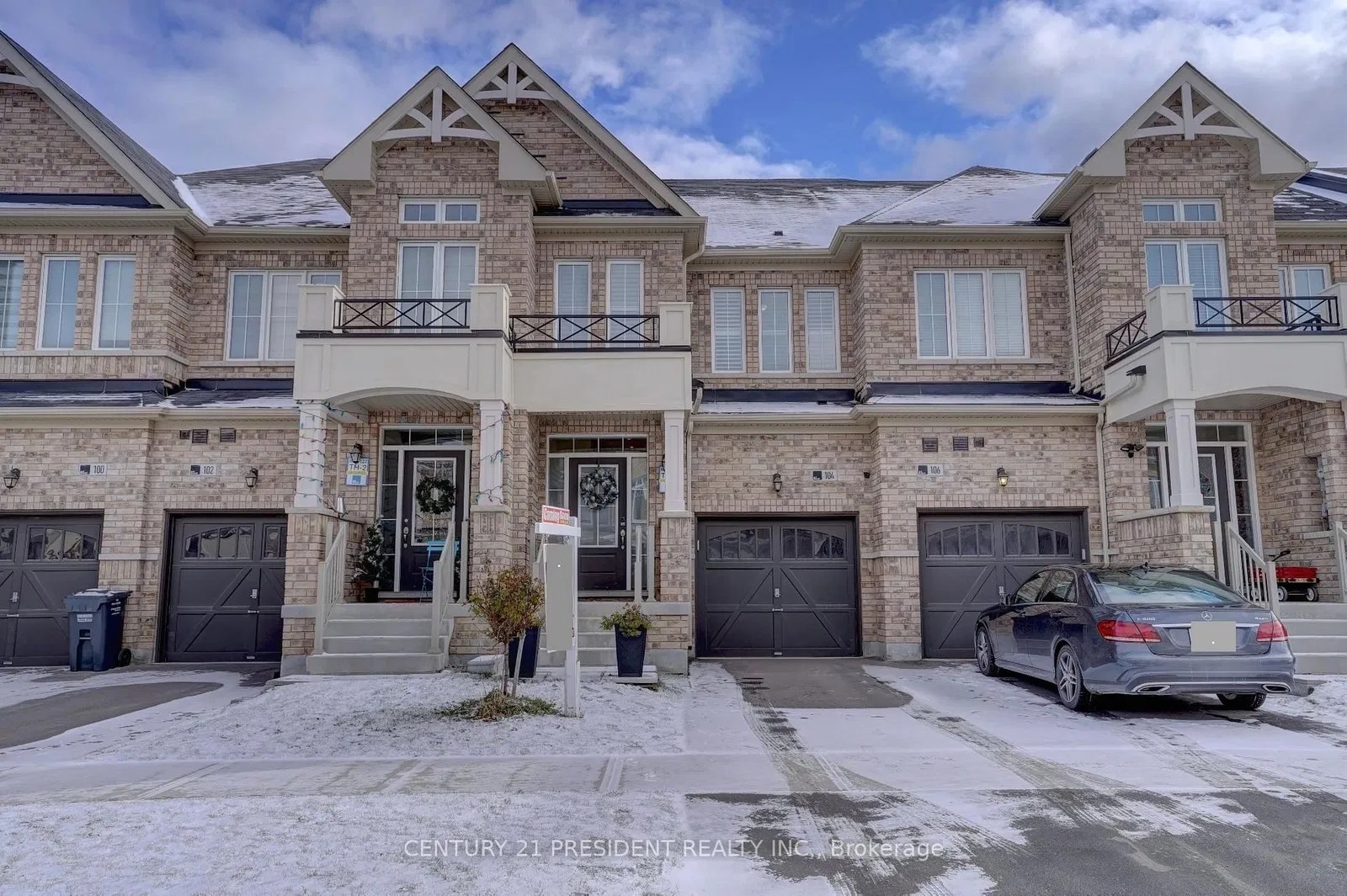 104 Royal Fern Crescent For Sale