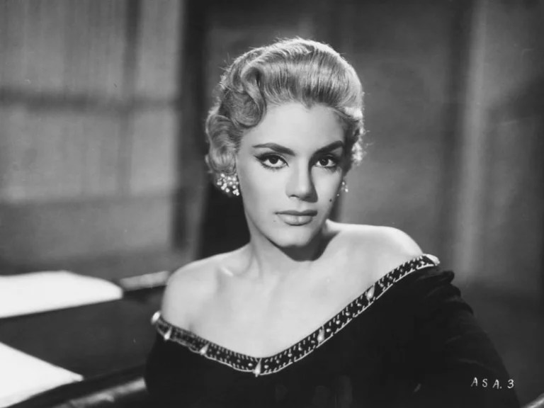 Época de oro el trágico final de Kitty de Hoyos Reporte 32 MX, El