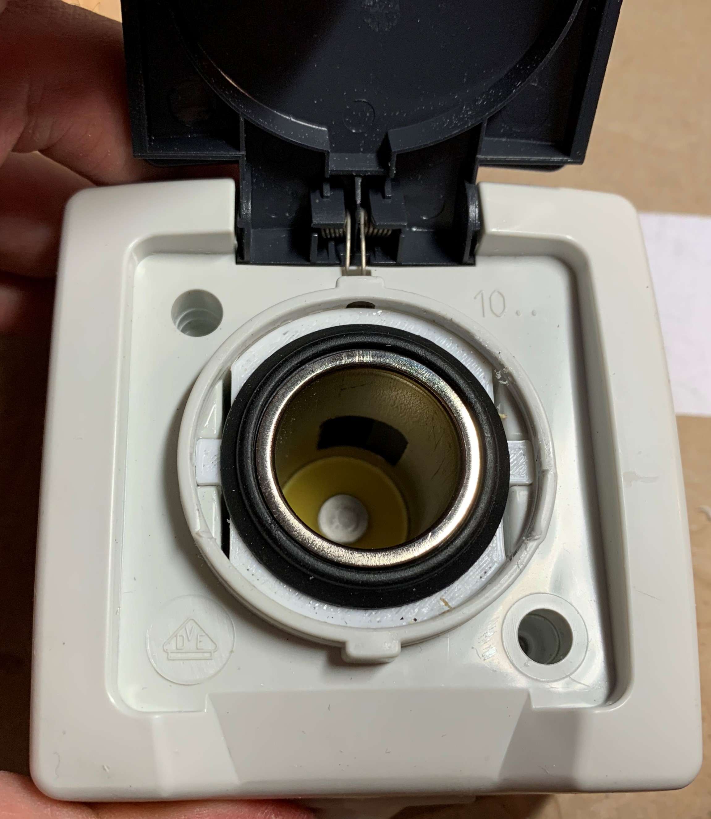 GitHub andreasmuc/12V_CigaretteLighter_Schuko_Insert 3D Model