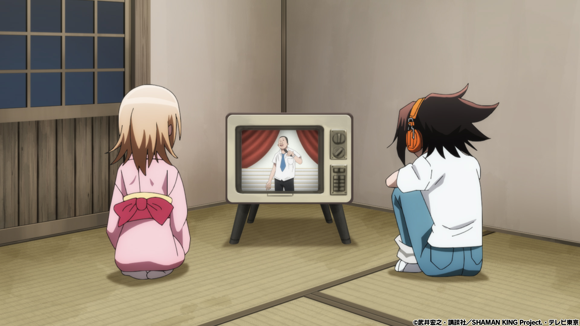 Little by little, the distance between Yoh and Anna begins to shrink