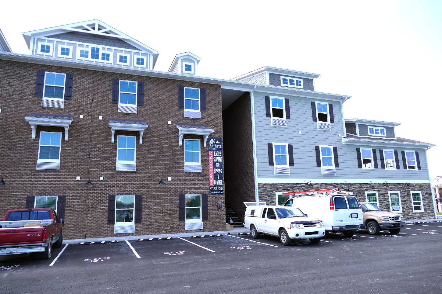 Eagle Summit Apartments