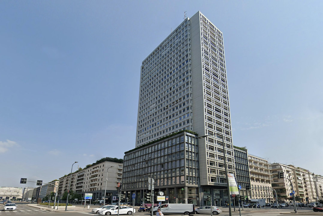 Realty Lab per locazione Piazza della Repubblica 32 a Naos Italia Requadro