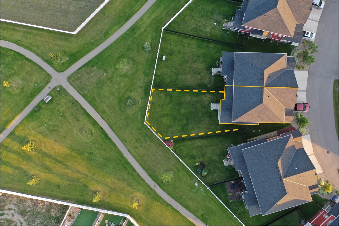 RARE Warman executive quality townhouse with HUGE yard and finished