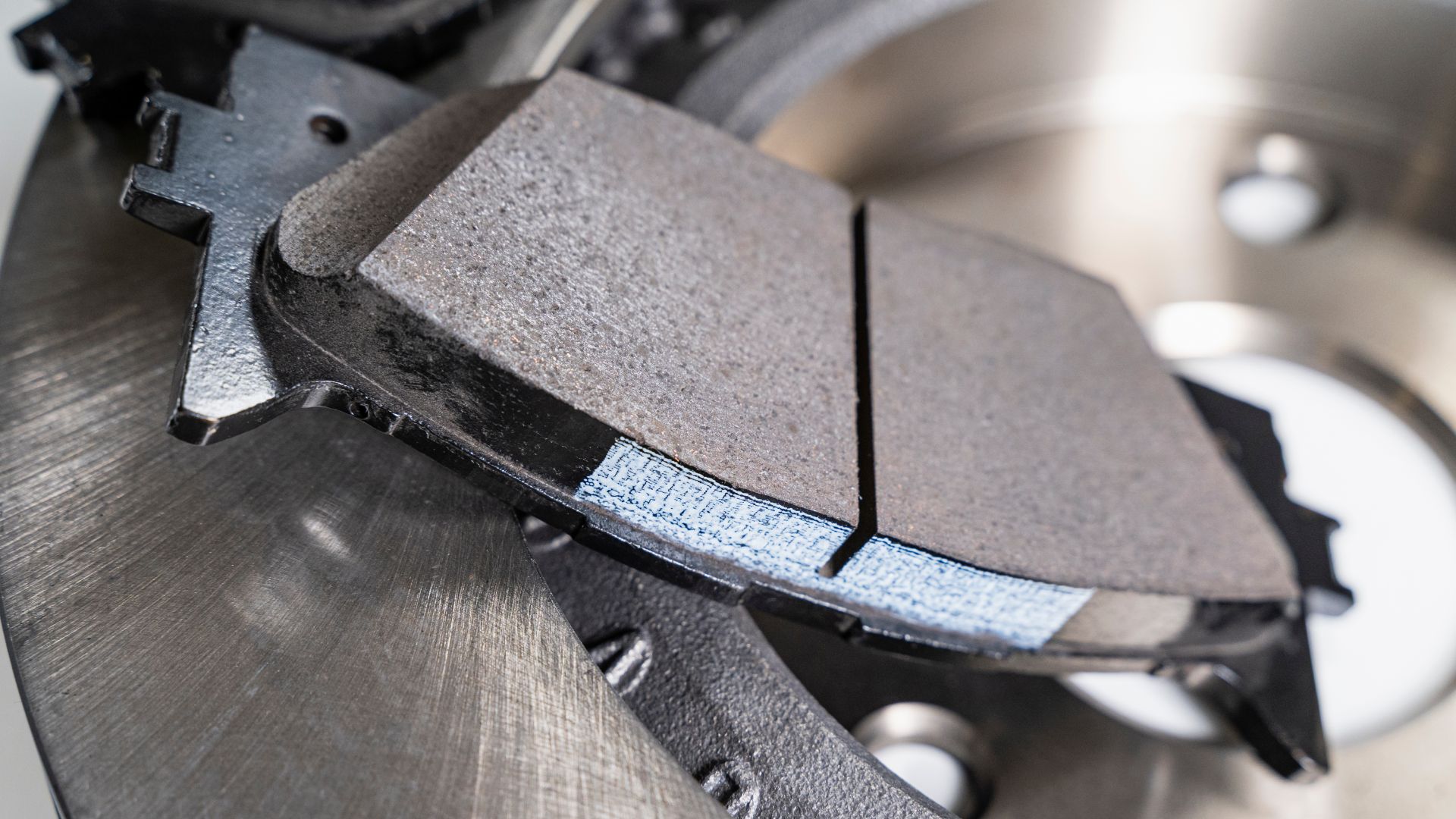 Semimetallic vs ceramic brake pads — difference explained REREV