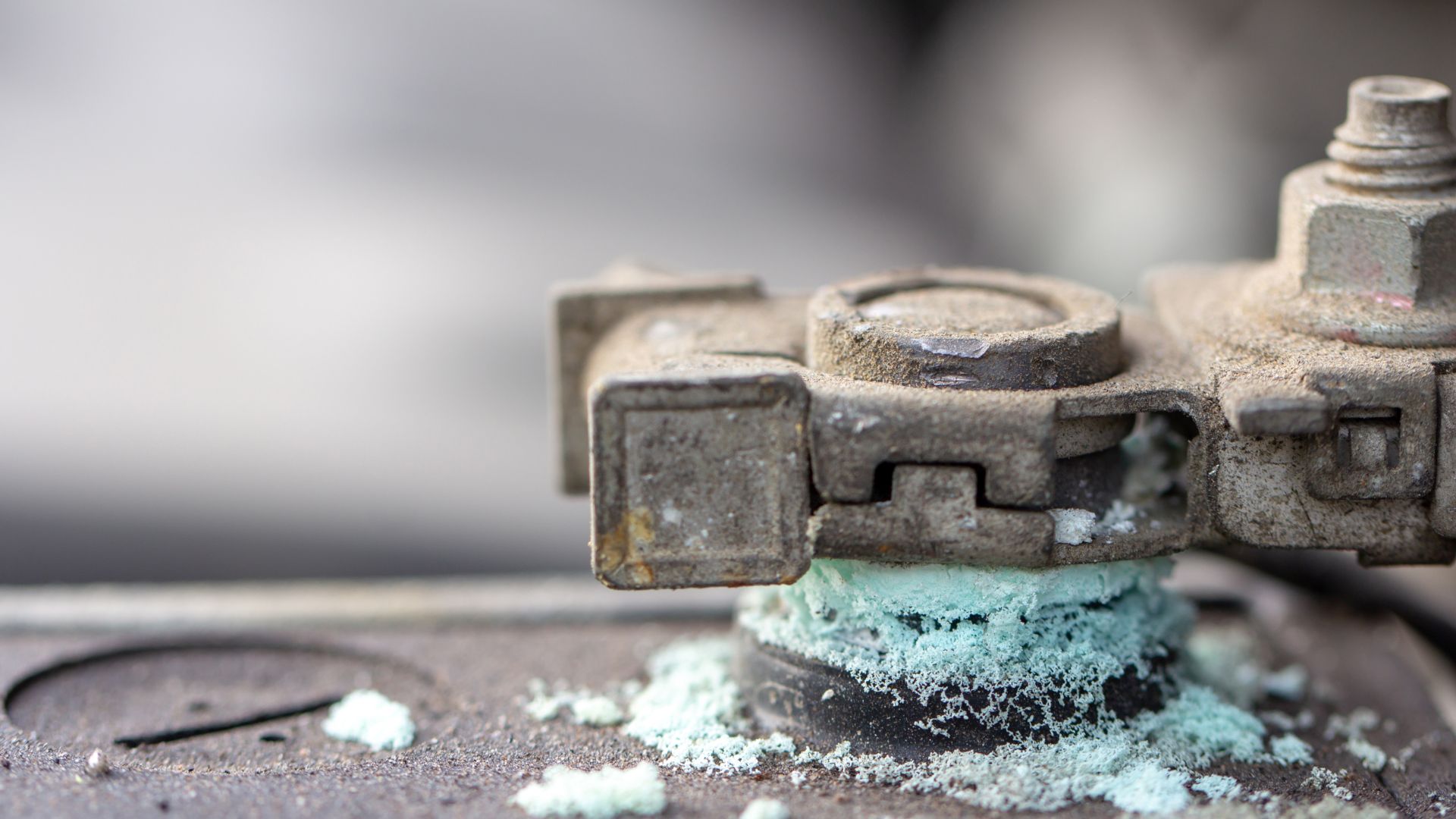 8 dead car battery tricks — quick ways to start your car | REREV