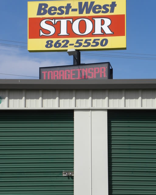 Storage Unit Auction Easterly Auction Company Springfield Missouri Auctioneer