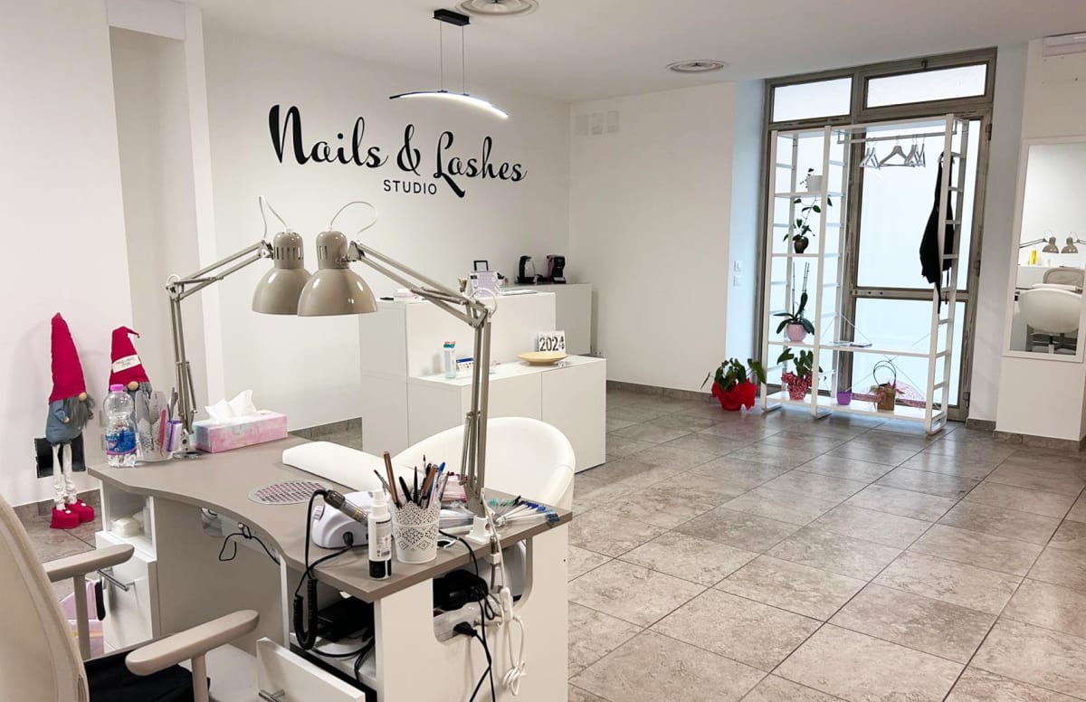 Manicure e Smalto Nails & Lashes Studio Buja 30