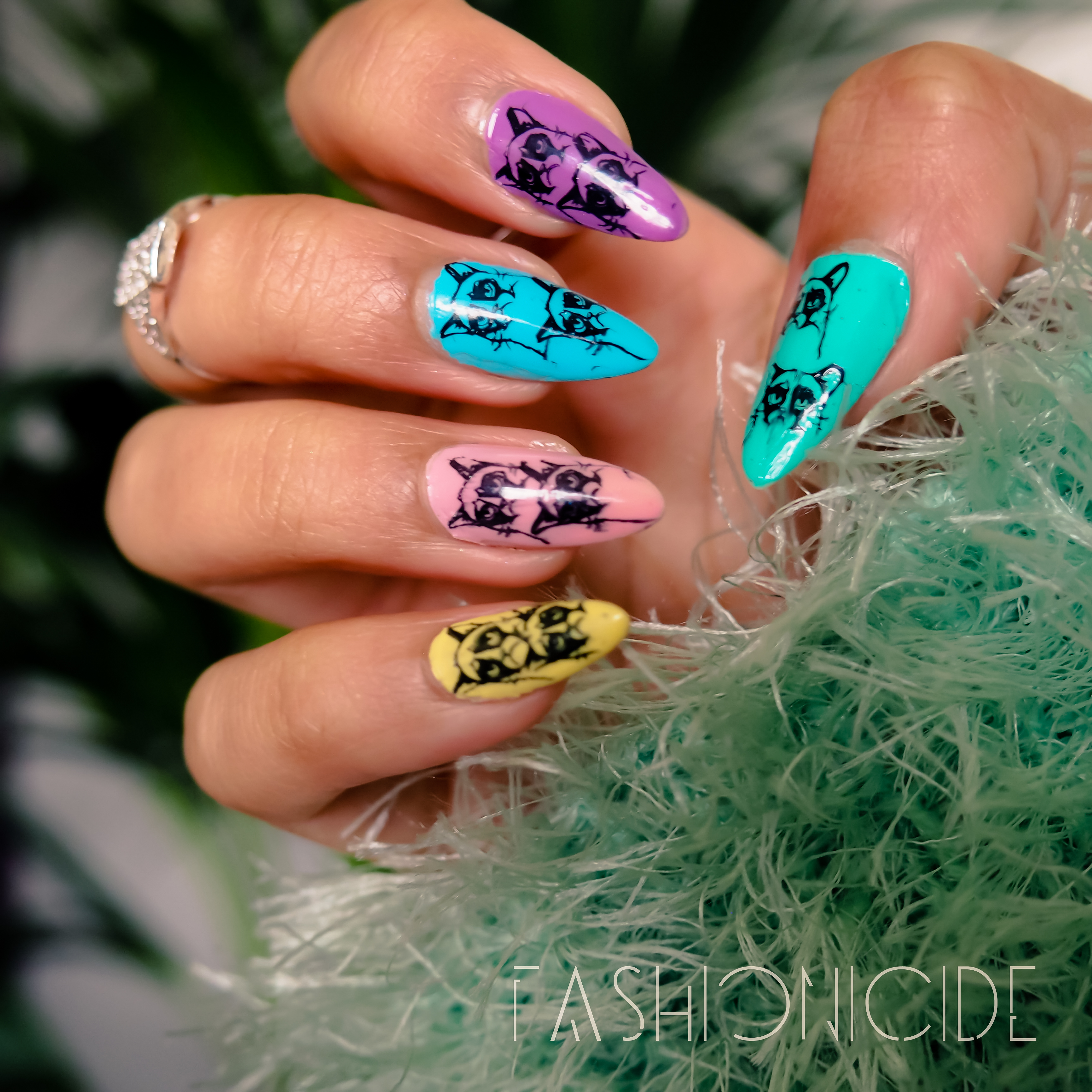 NAIL ART // Grumpy Cat Nails via Stamping!