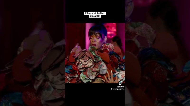 Rihanna #Riri MET Gala 2017 #videoviral #trending hiphopmusic #rap #rnbsoul
