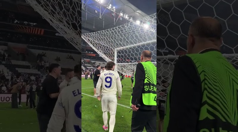 Aston Villa fans were taking requests from the players after their Europa League victory 🎶