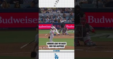Mookie Betts' Pop Fly Creates TOTAL CHAOS #dodgers #MLB #baseball #sports