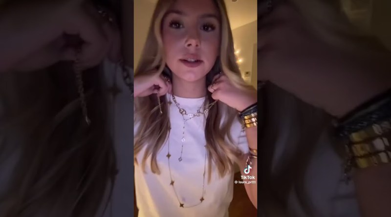On s’habille ensemble #tiktok #music #duo #sister #ootd #fashion #outfit