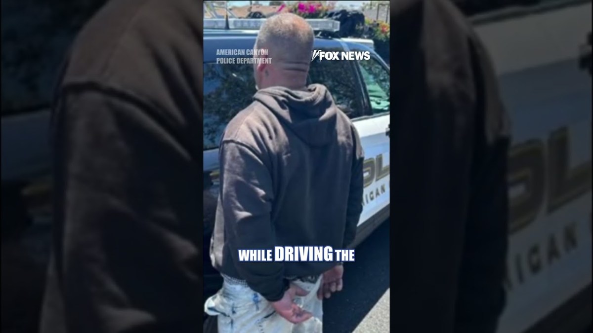 Man takes selfies after BURGLARY #foxnews #news #us #fox