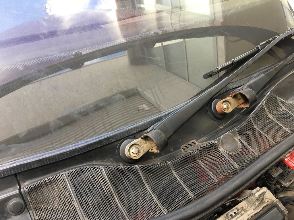 300SE cowl drains