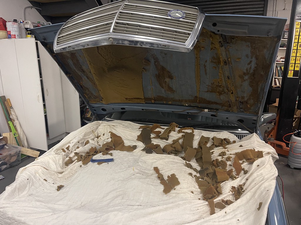 W123 under bonnet insulation