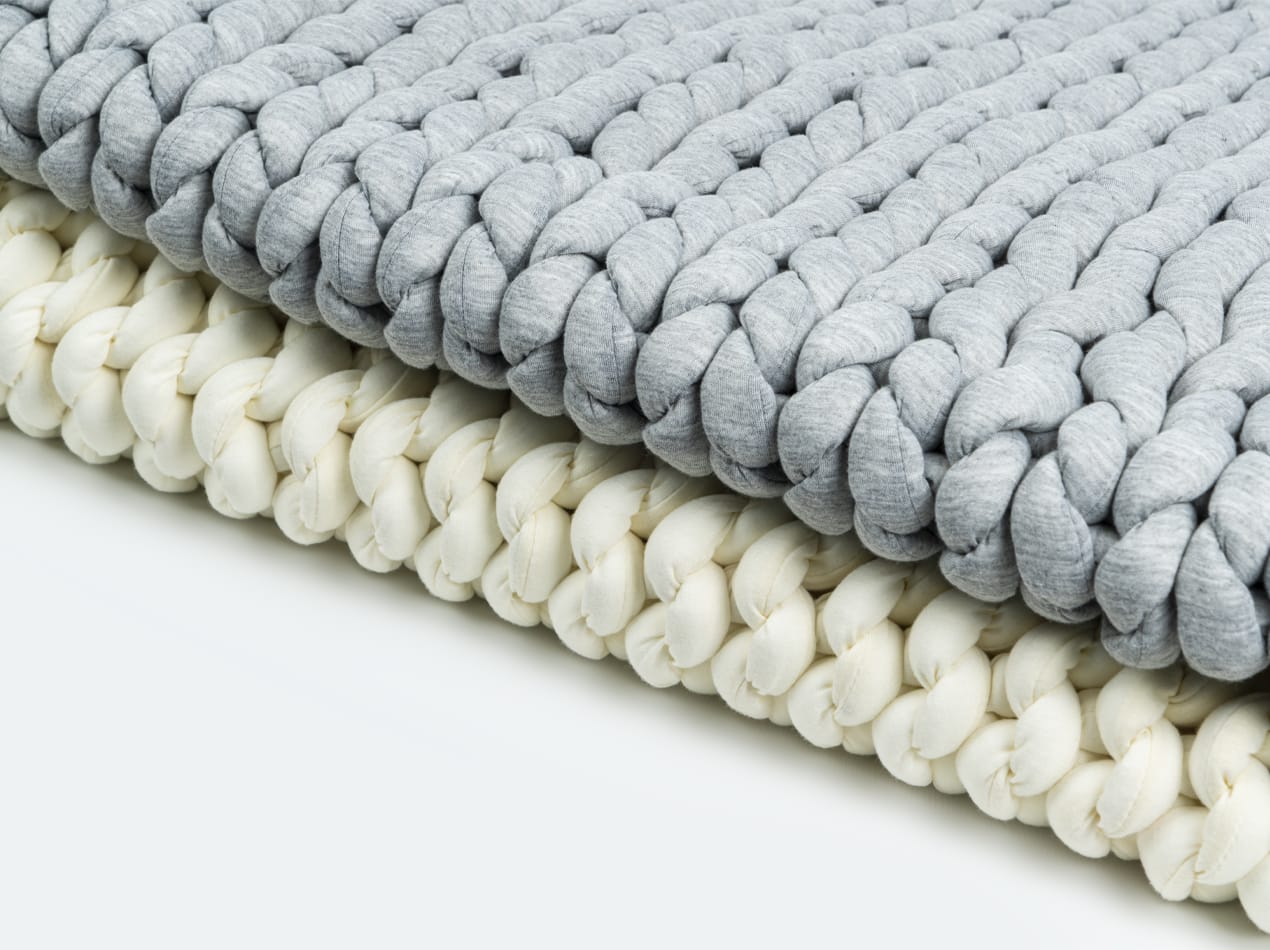 Chunky Knit Weighted Blanket Plank