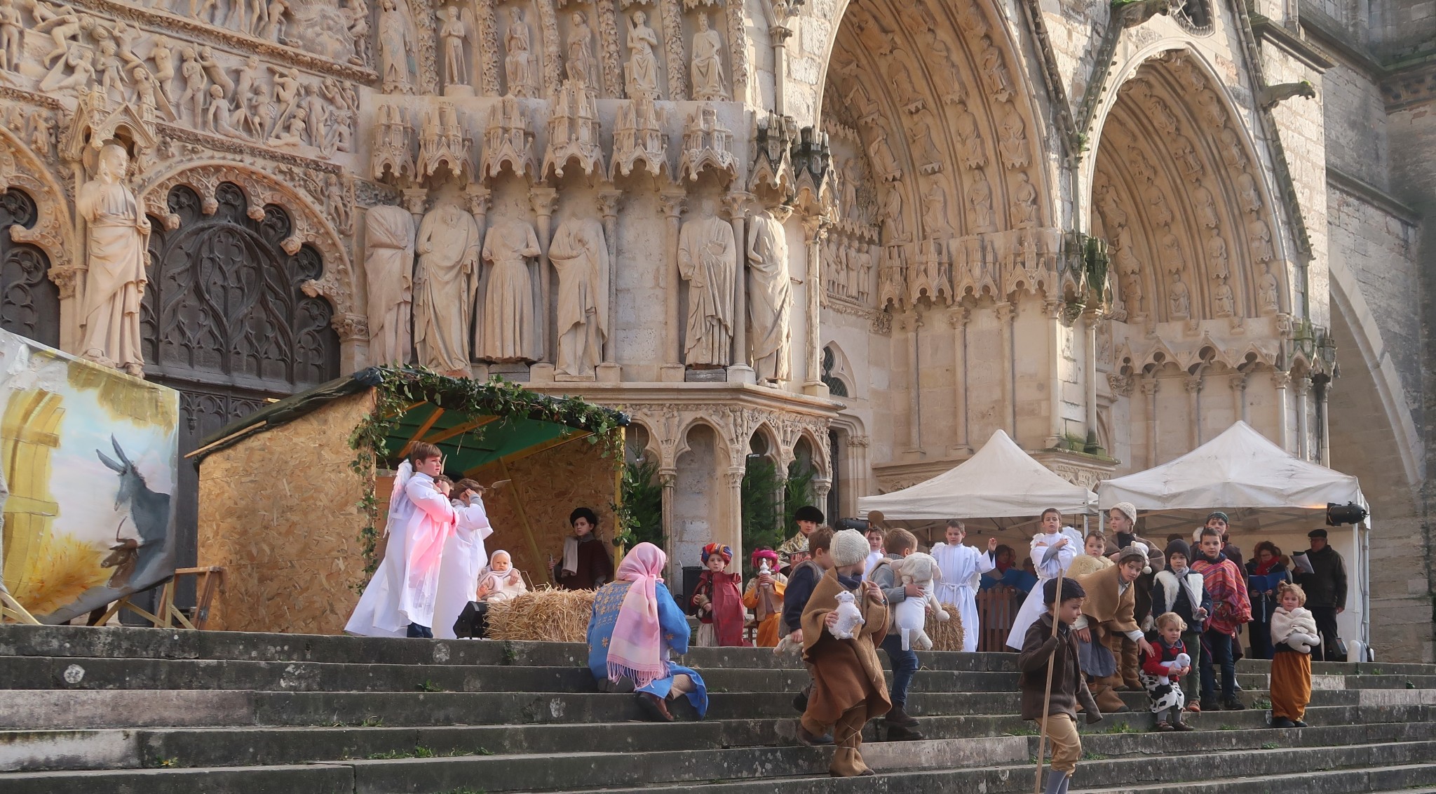 Paroisse SaintGuillaume Une crèche vivante pour évangéliser devant