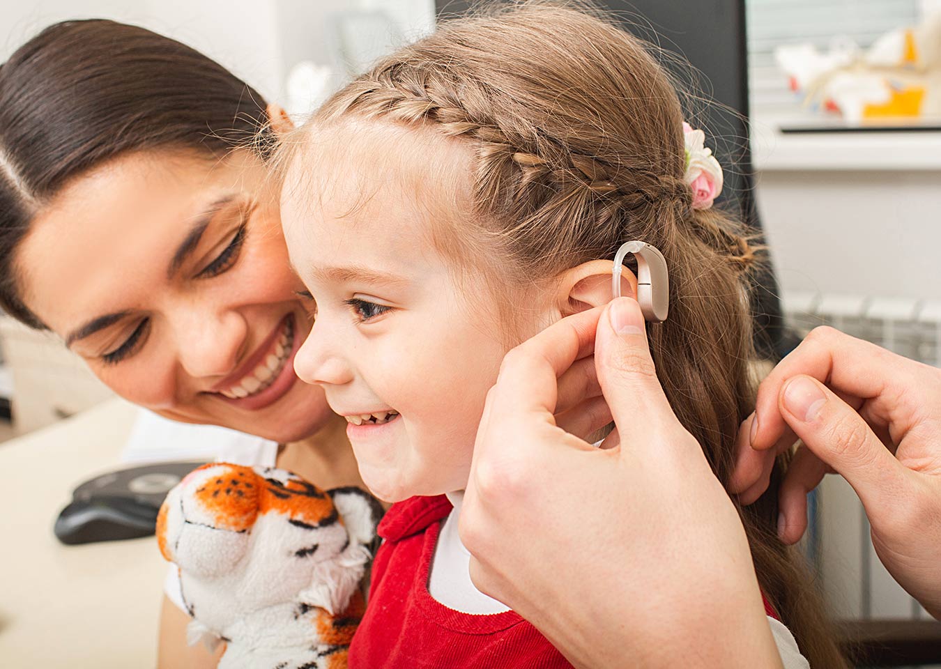 Audiologist vs Hearing Instrument Specialist (HIS) HMG Audiology