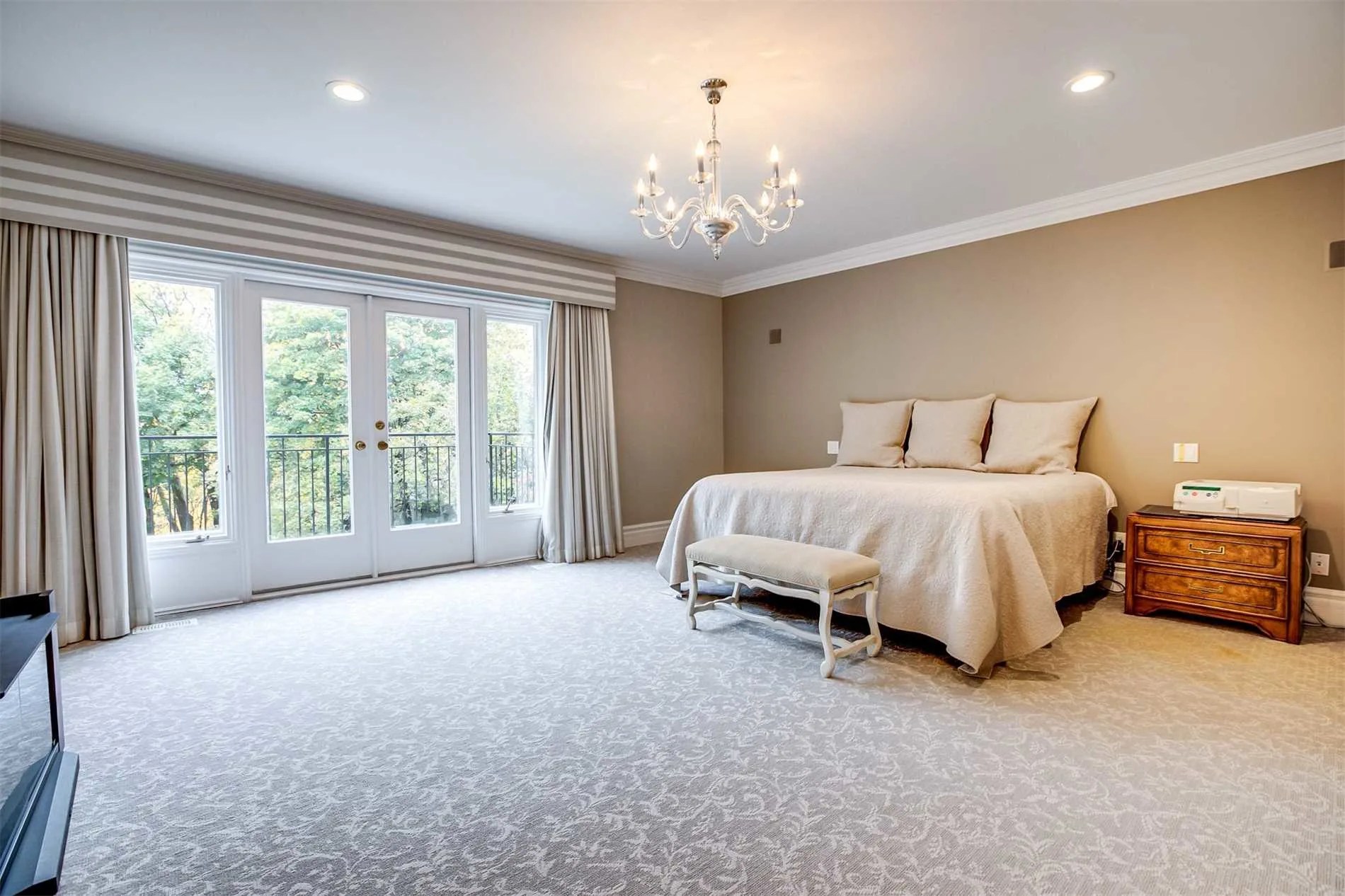 Stately York Mills Residence 39 Bayview Ridge Barry Cohen Homes