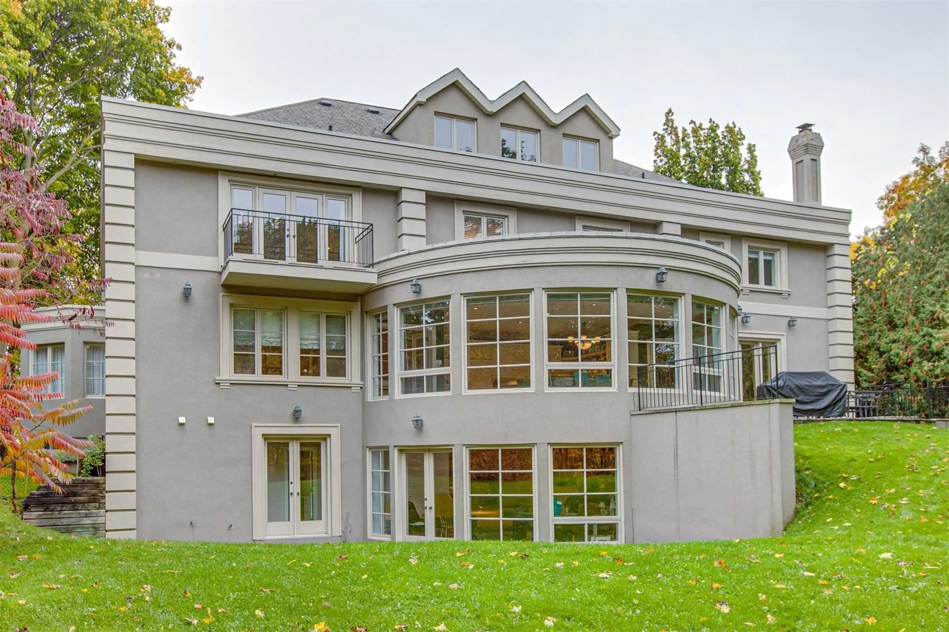 Stately York Mills Residence 39 Bayview Ridge Barry Cohen Homes