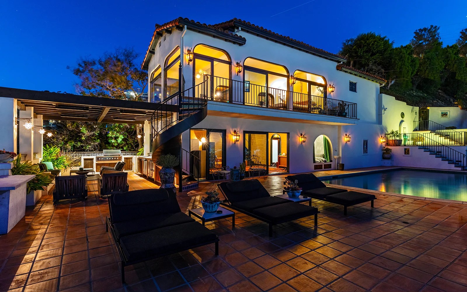 8700 Hollywood Blvd a luxury home for sale in Los Angeles, Los Angeles