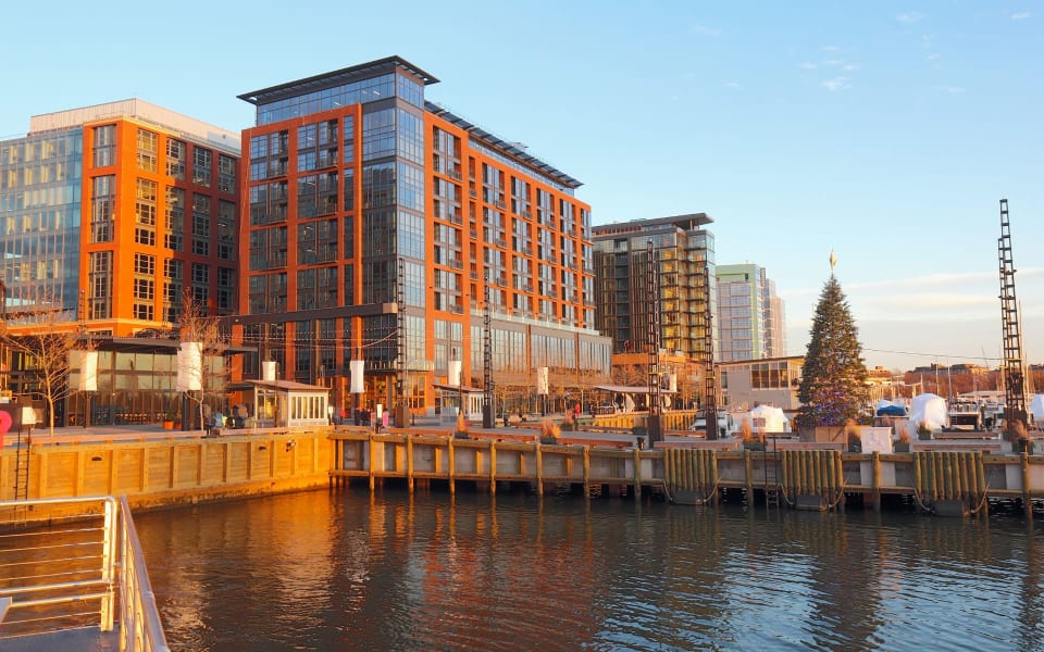 Southwest Waterfront Neighborhood Guide