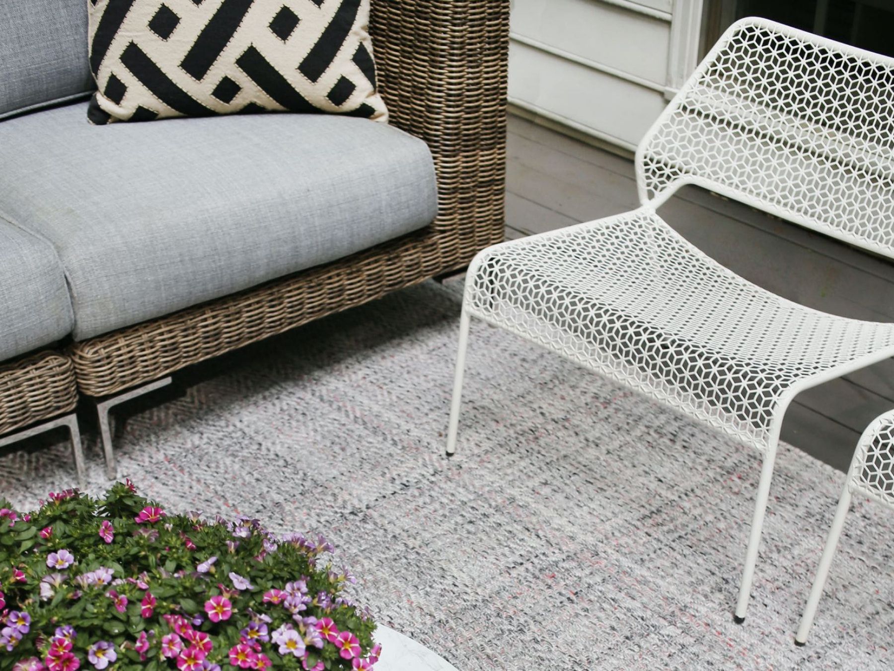 1188 EcoFriendly Outdoor Rug · Outer
