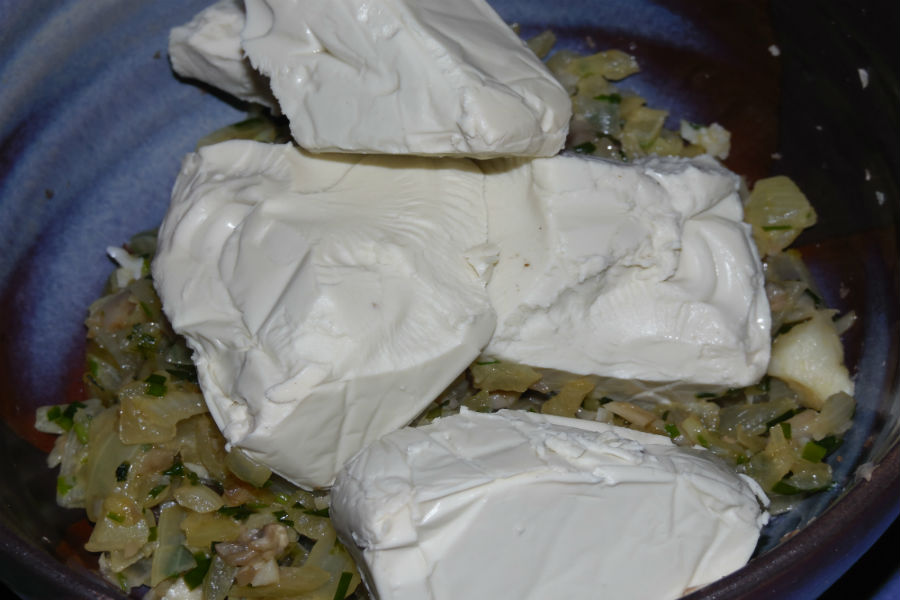 Prepara portobellos rellenos con queso azul cookcina