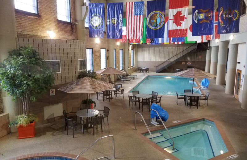 The Suites Hotel at Waterfront Plaza (Duluth, MN) Resort Reviews